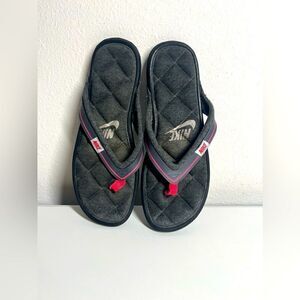 Nike Flip flops Sandals Women’s Size 9 Quilted Sole Thong Gray Pink